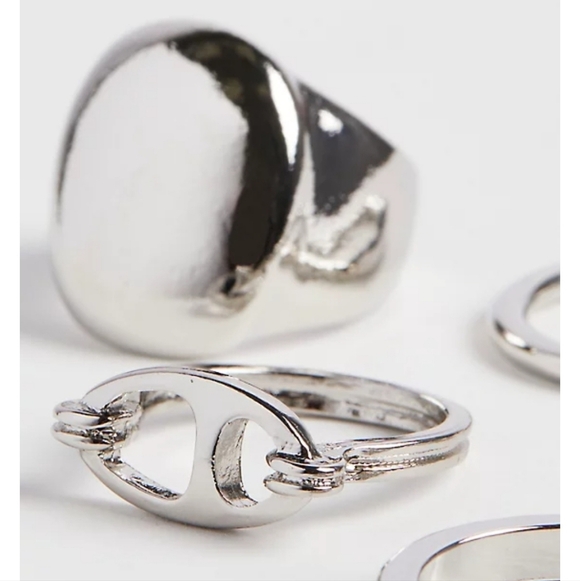 🆕️💍TORRID SET OF 5 SILVER-TONE RINGS SIZE 11💍 - Picture 3 of 5